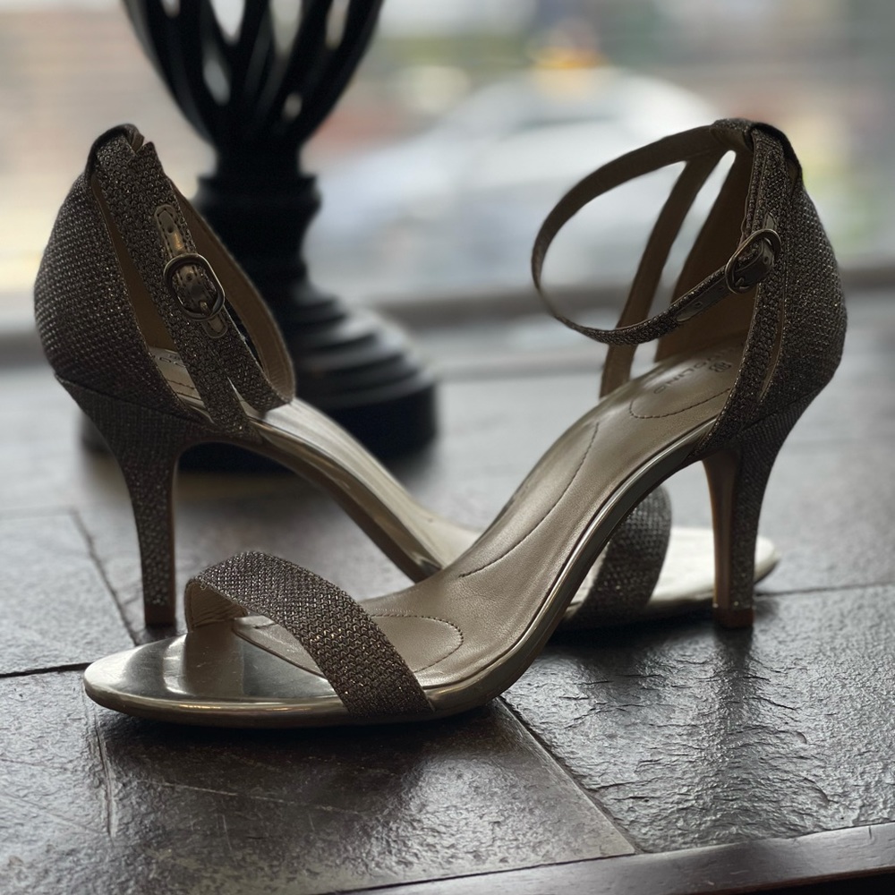 Bandolino Gold Glitter Ankle Strap Open Toe Sandal